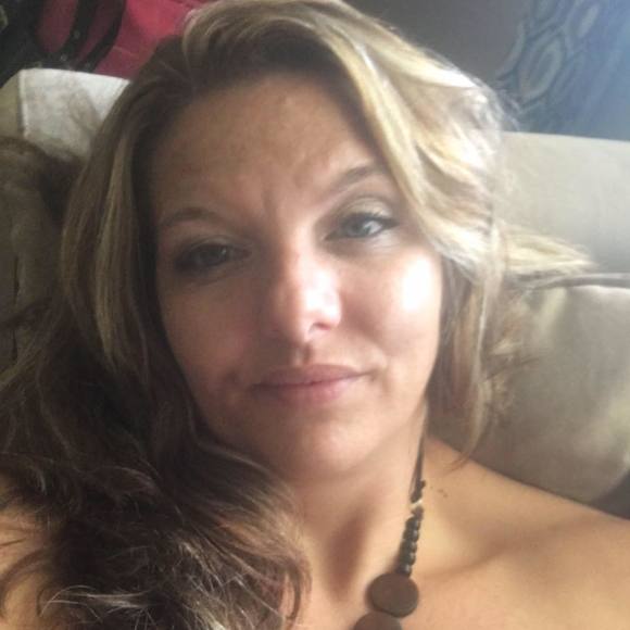 Meet your Posher, Amanda - Picture 1 of 1